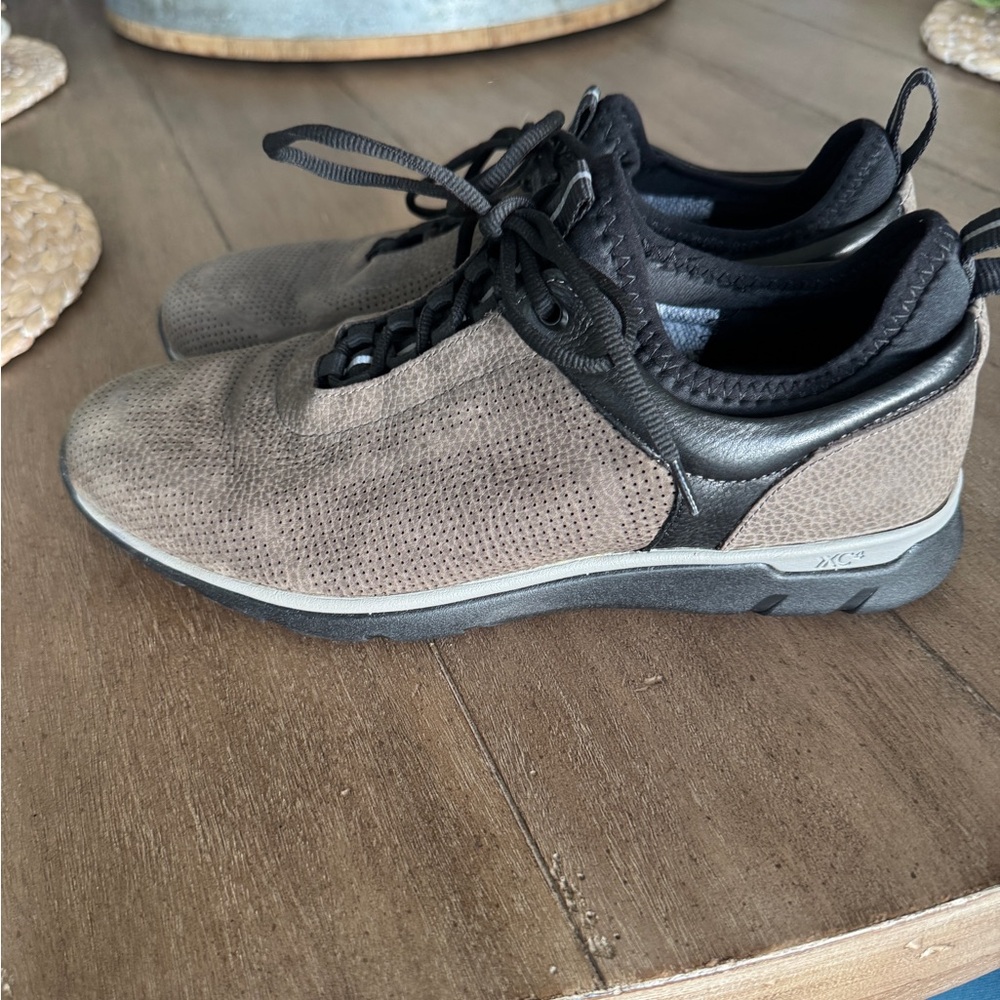 Johnston & Murphy Gray and Black Sneakers